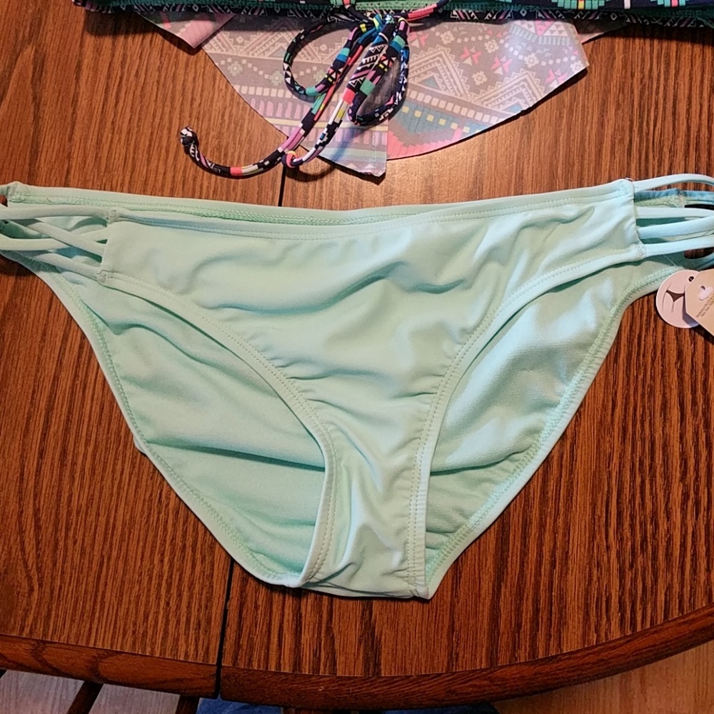 Swim suit - Picture 4 of 7